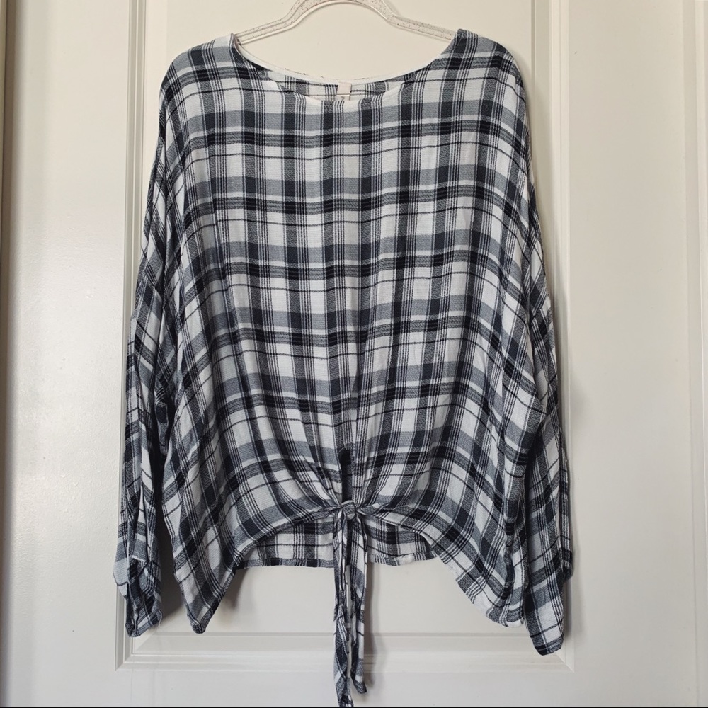 B&W Plaid Flowy Top